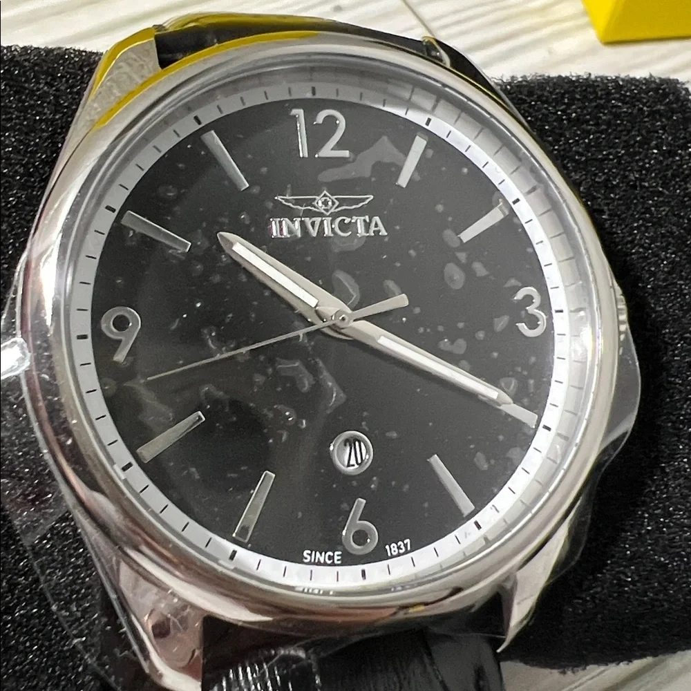Invicta sleek refined
